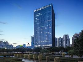 Doubletree By Hilton Shenzhen Longhua Shenzhen North Railway Station, hotel i Shenzhen