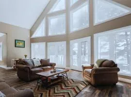 Whispering Pines Cottage on Bass Lake