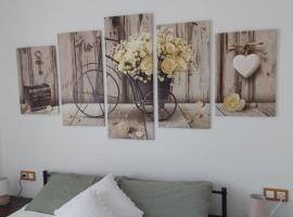 CORRAL DEL BLANCH, La Tolla del Blanch, Hotel in Torrellas de Foix