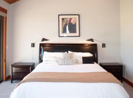 Lodge Room 015, Hotel in Black Butte Ranch