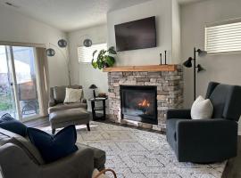 Warm and Cozy South Hill Place 3bd 2bath kitchen, hotel u gradu 'Spokane'