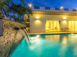 Luxury House in Hua Hin, accessible hotel in Khao Tao
