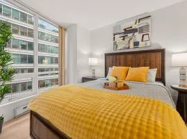 Bright 2 Bedroom Condo in Coal Harbour with City Views