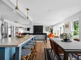 Beach House - Lakefront with a Hot Tub!