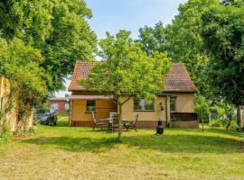 Träumen unter Bäumen - Omas lütte Obstbutze am See โรงแรมในLübstorf