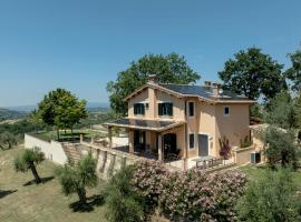Wine Estate Villa Between Rome And Umbria, Hotel in Montebuono