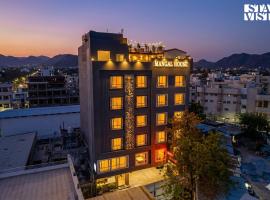 StayVista at The Sunset Residency with Shared Pool, Bonfire & BBQ – hotel w mieście Bedla