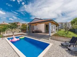 Pleasant holiday home in Novigrad with private pool