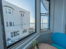 Beachfront Retreat on Manly to Shelly