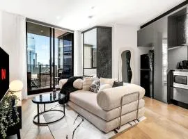 Luxury Designer 2BR Urban Apt w Pool & Gym & Parking