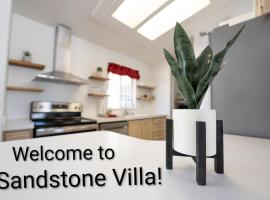 Sandstone Villa - wifi, BBQ, patios, hotel en Orderville