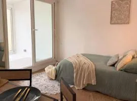 Studio cosy & lumineux avec véranda privative