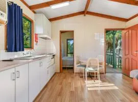 Parkes Country Cabins