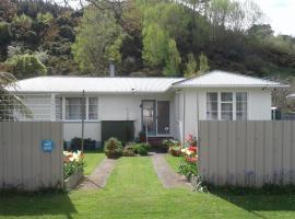 The_Cozy_Batch With a rural view, cabaña o casa de campo en Whanganui