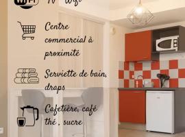 Pleasant, cozy studio with pool 2 mins from Montpellier, hôtel à Juvignac