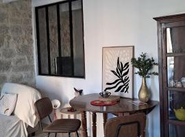 Gîte au cœur du Quercy, hotel a Vaylats