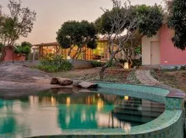 SaffronStays Chandra Amara