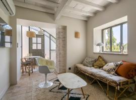 Maison de charme au calme avec climatisation Écully, à deux pas de Lyon, viešbutis mieste Ekiuli