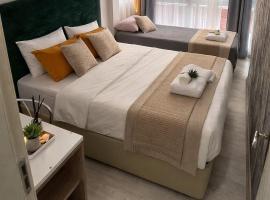 Luxury and Comfort in Central Alsancak Perfect for Groups or Families, ξενοδοχείο στη Σμύρνη