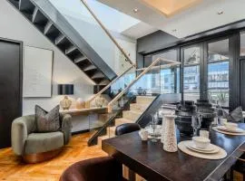 Luxury Onyx Penthouse with Sea Mountain Views by CTICC Cape Town