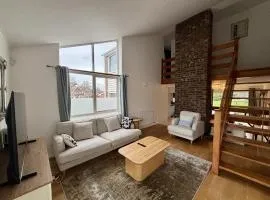 Spacious 4-Bed Home in Ascot