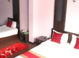 The Green Plaza Lodge