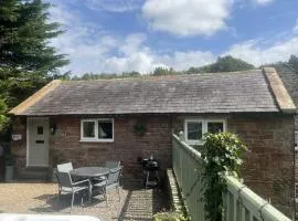 Mill House Cottage, on a Fishing Park near Brampton with hot tub