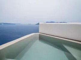 Cycladic Serenity Villa with Private dipping Pool in Oia
