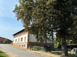Im historischen Gesindehaus 15 min zum Strand, Hotel in Ravensberg