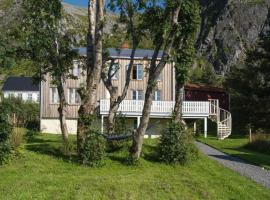 Lofoten House, Beach, Views, Sauna، فندق في رامبيرغ