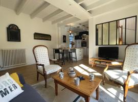 Nouveau Maison de pêcheur proche plage, Hotel in Douarnenez