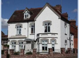 The Lodge, bed and breakfast en King's Lynn