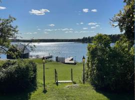 Huset Lugnet - SWEEDS Loftahammar, hotel u gradu Gamleby