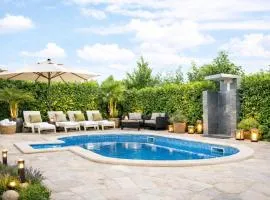 Studio apartment with pool