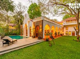 Moira에 위치한 호텔 Kismet Villa- Comp Breakfast with Pvt Lawn & Pool by StayVista