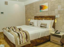 Blue Orange Hotel and Towers、Ikoroduのホテル