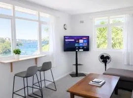 Sydney Harbour Side Water View Apartment