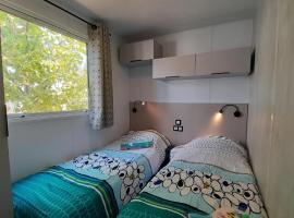 Camping 3 étoiles - Piscine - ccbaefg โรงแรมในวาล็องโซล