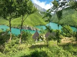 Twin Villas Komani Lake