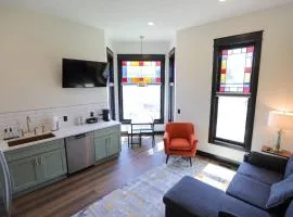 Chic Queen Apartment At The Victorian Unit A