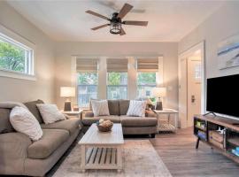 Palmer House Retreat - A Great Muskegon Getaway!, Hotel in Muskegon