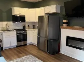 Urban Queen Apartment At The Victorian Unit D