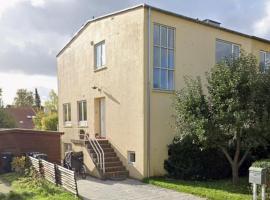Cozy and Spacious Guest House, Virum, hotel sa Virum