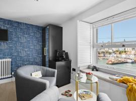 Vigilance Suite - Free Wi-Fi - Sea View, khách sạn ở Brixham
