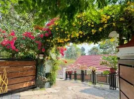 Little Chandhana Guest House