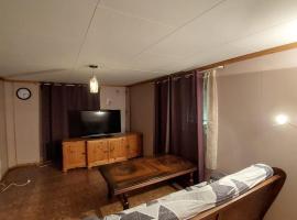 Aurora appartmens, Hotel in Senja