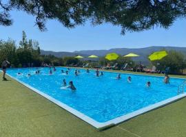 ZEcamping 4 étoiles animaux acceptés animations piscine chauffée, hotel i Rosans