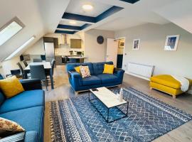 Pier House Luxury Apartment, хотел в Дингъл