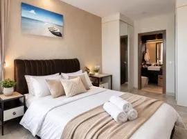 Aleksandra Royal Lee