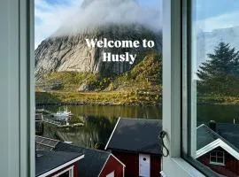 Husly Reine - your home with Reinebringen view